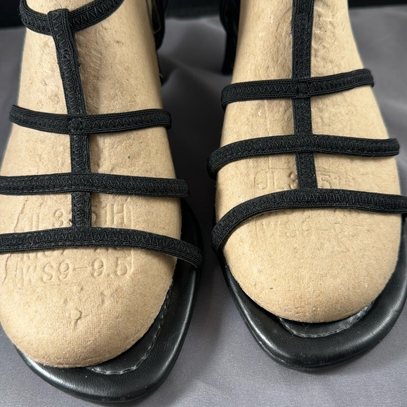 Fioni black strappy sandal with 3” heel size 9.5 W - Picture 5 of 6